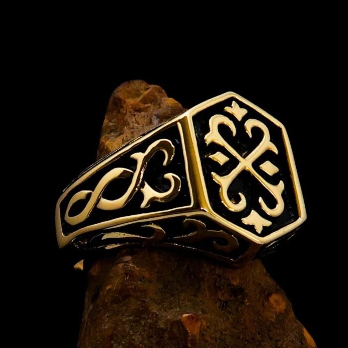 Arcadia Hexa – Hexagonal Signet Ring with Vintage Royal Detailing - Image 3